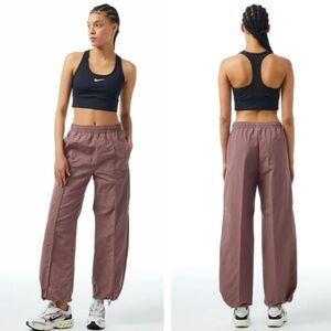 NWT Nike Sportswear Everything Wovens Mid-Rise Open-Hem Pants 'Smokey Mauve' XL.